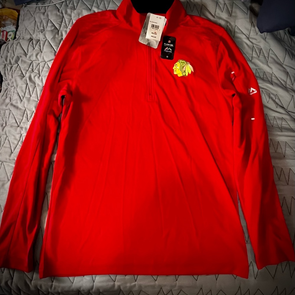 CHICAGO BLACKHAWKS (MEDIUM) COOL BASE LONG SLEEVE SHIRT